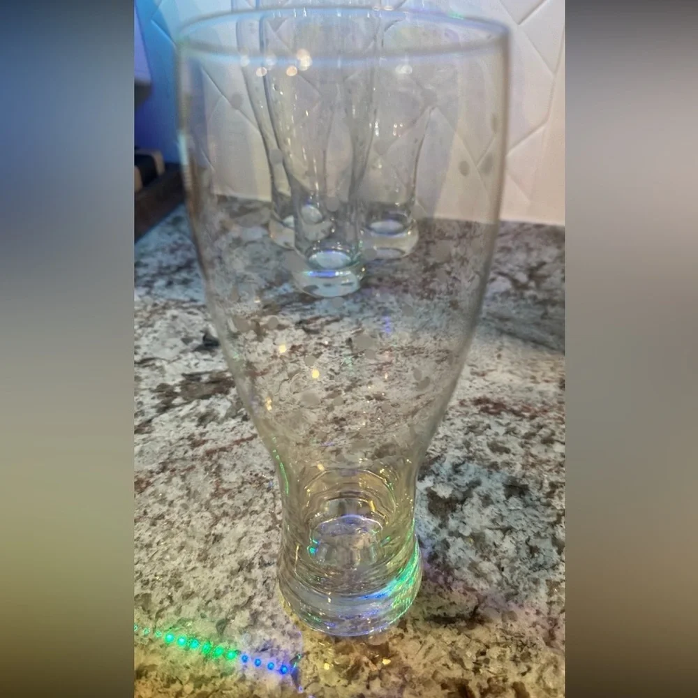 Kate Spade Larabee Dot Wheat Beer Glasses - Picture 2 of 6